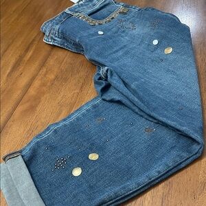 NWT Chico’s Embellished Relaxed Crop Jeans Sz 1.5 or 10 - Golden Embroidered+